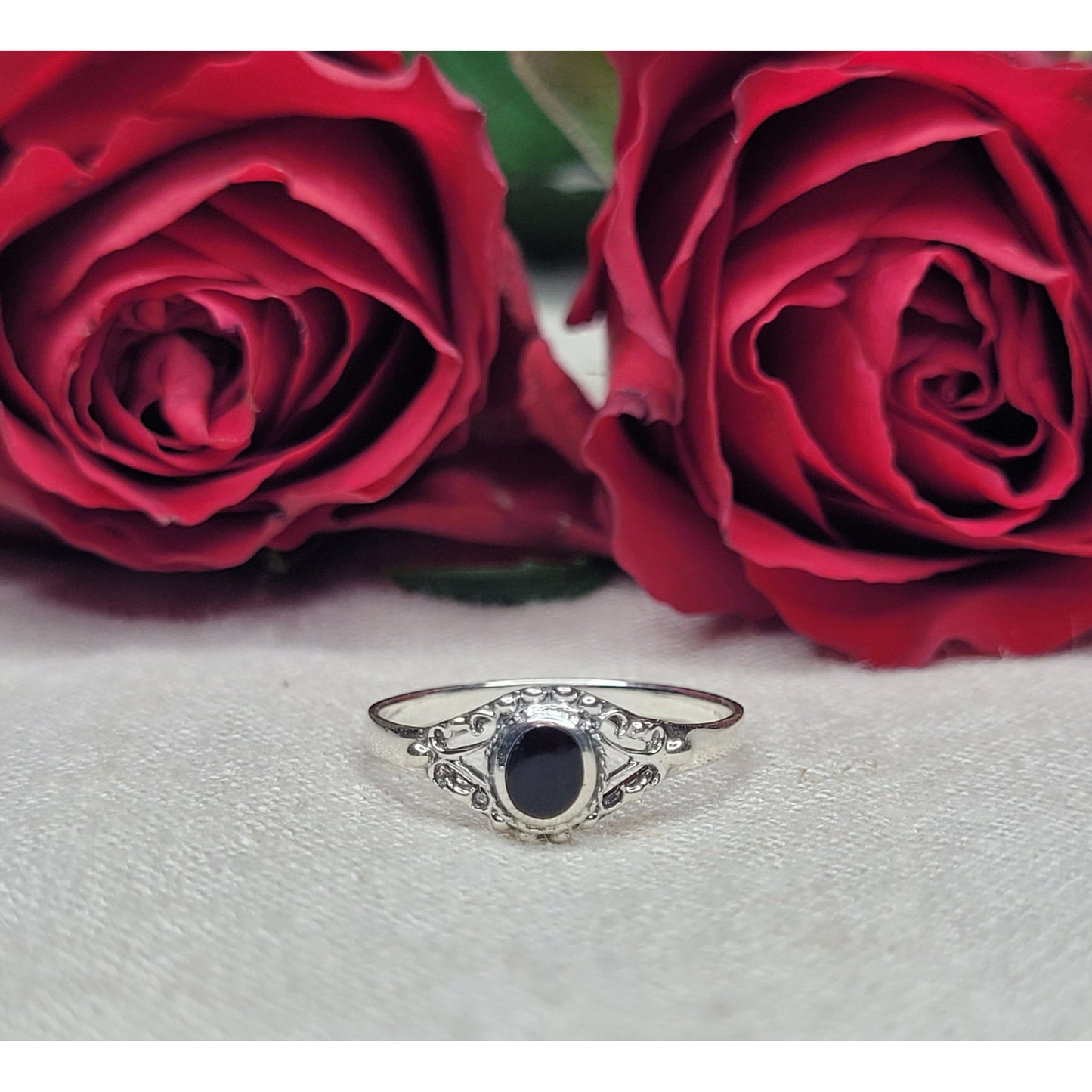 Elegant 925 Silver Oval Swirl Ring with Jade, Mother of Pearl & Abalone Shell - RSTO