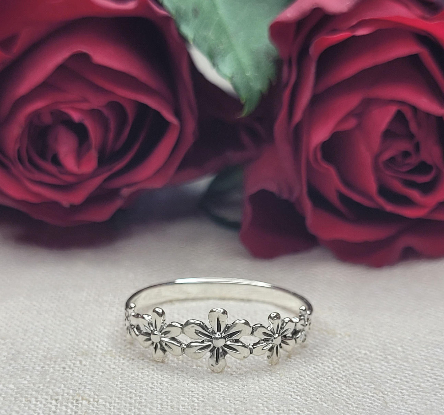 Dainty Daisy Delight Ring, 925 Silver Flower Ring, Floral Band Ring- RF1