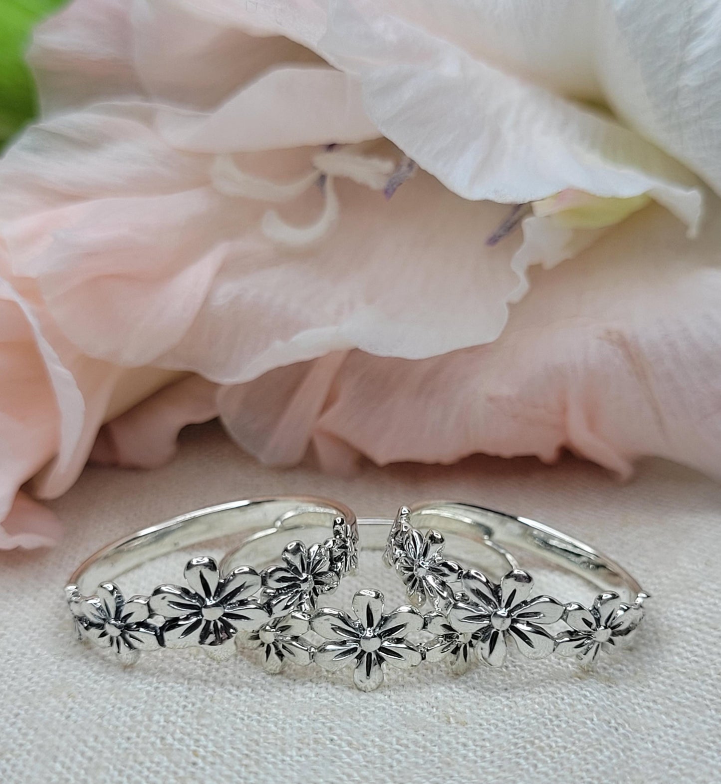 Dainty Daisy Delight Ring, 925 Silver Flower Ring, Floral Band Ring- RF1