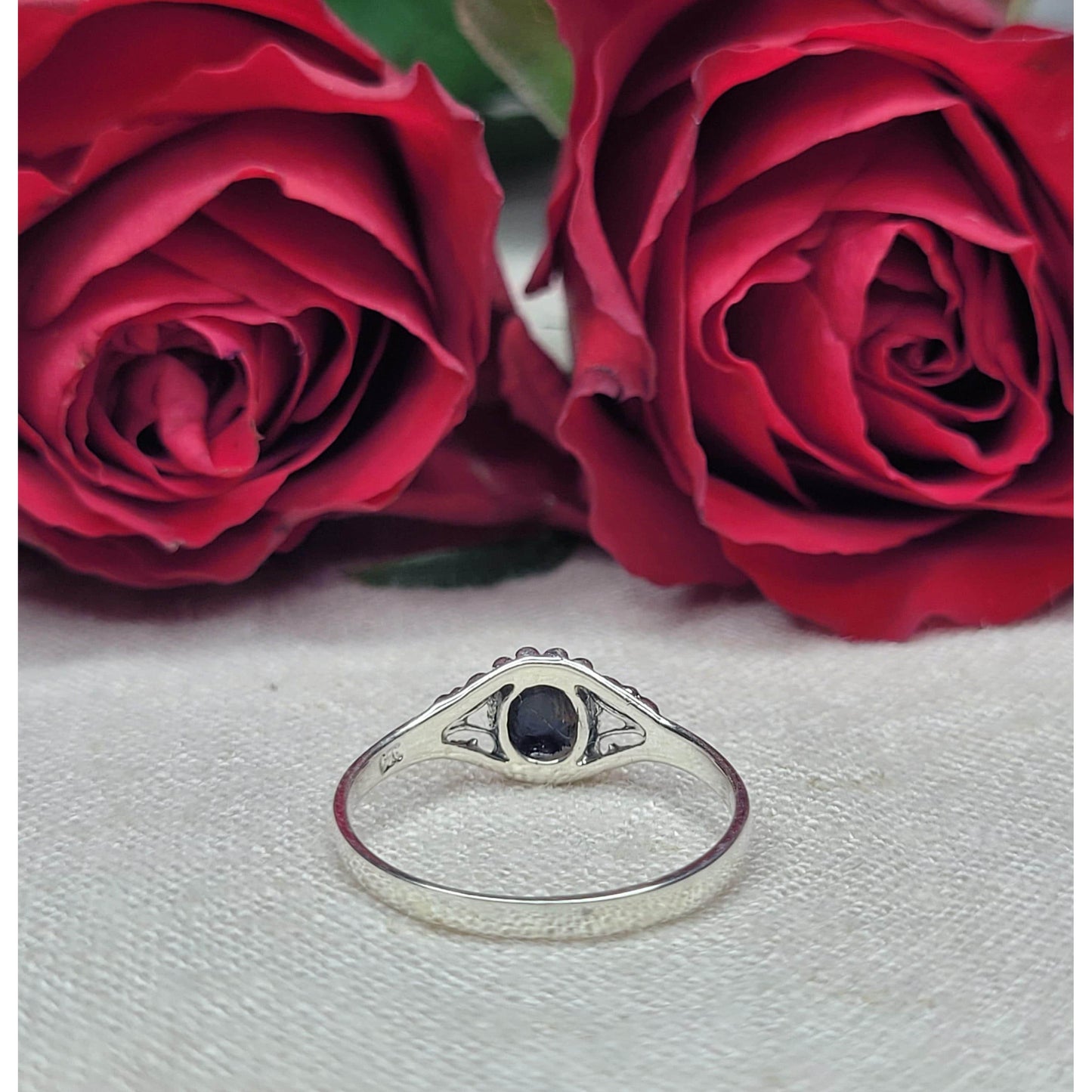 Elegant 925 Silver Oval Swirl Ring with Jade, Mother of Pearl & Abalone Shell - RSTO